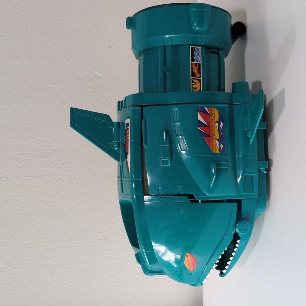 Vintage Battle Beast Shocking Shark Transport Station - Picture 5 of 10